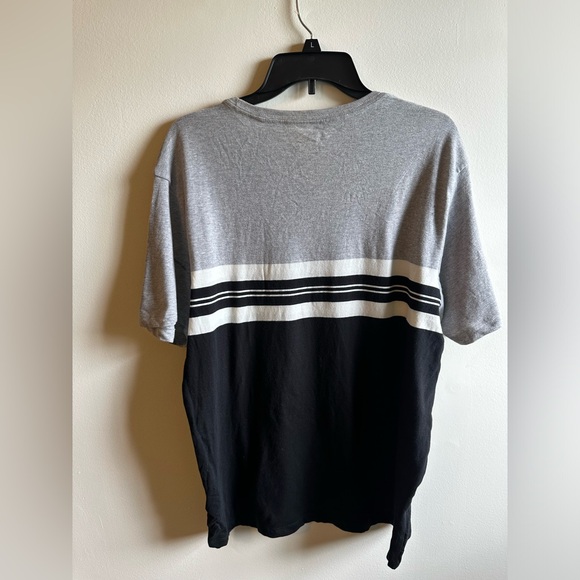 Old Navy T Shirt - Picture 3 of 4